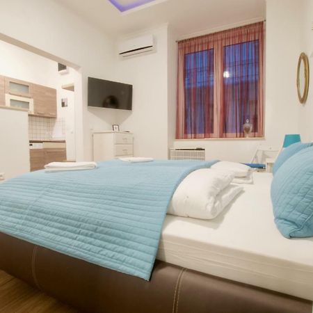 Standard Apartment By Hi5 -Baross Square Budapešť Exteriér fotografie