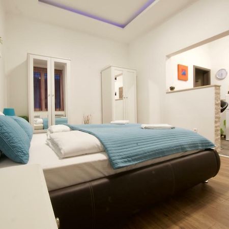 Standard Apartment By Hi5 -Baross Square Budapešť Exteriér fotografie